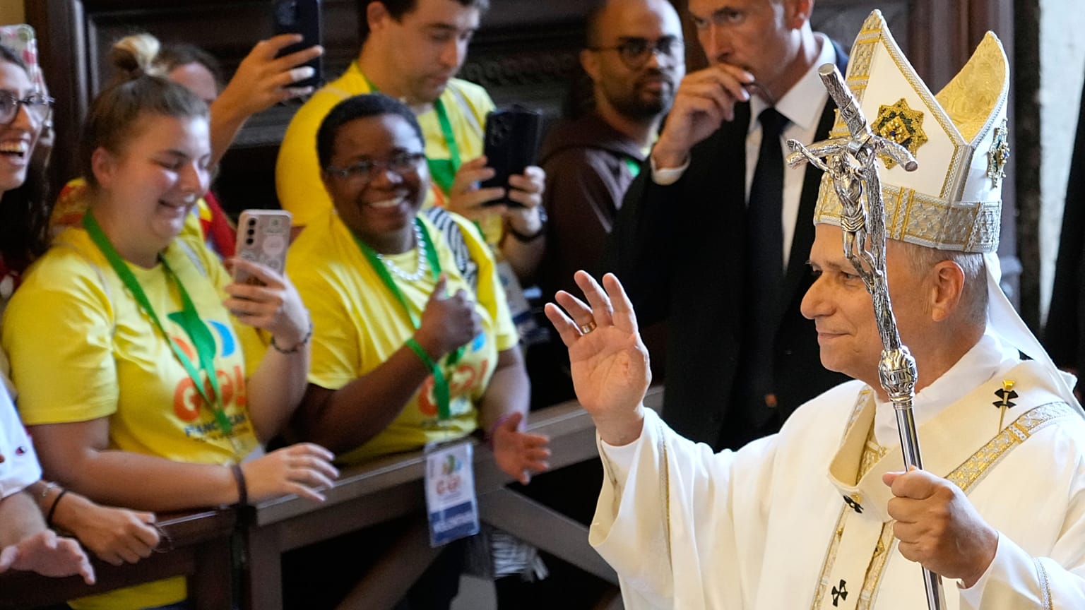 Papież Leon XIV odprawia mszę w bazylice Matki Bożej Anielskiej w Asyżu, w czwartek 6 sierpnia 2026 r. (AP Photo/Gregorio Borgia)