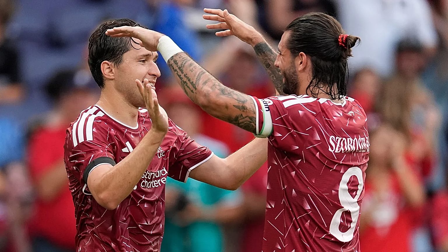 Archiv: Liverpool-Profi Federico Chiesa und Dominik Szoboszlai in der zweiten Halbzeit eines Testspiels gegen Sunderland AFC am 25. Juli 2026 in Nashville.