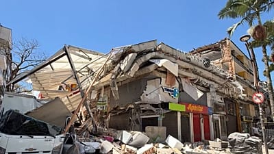 Фотография разрушений в Перейре.