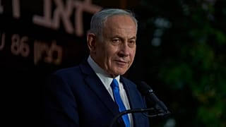 El primer ministro israelí, Benjamin Netanyahu, pronuncia un discurso en el cementerio militar del Monte Herzl en Jerusalén, el 14 de julio de 2026.