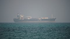  ناقلة غاز البترول المسال (LPG) تبحر في مياه شمال مضيق باب المندب، قرب مدينة المخا باليمن، يوم الاثنين 6 أبريل/نيسان 2026