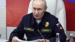 Russlands Präsident Wladimir Putin bei Manöver auf der Insel Sachalin am 11. August 2026