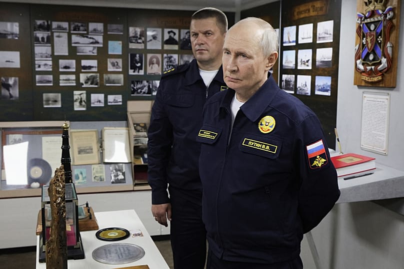 Wladimir Putin besuchte ein Manöver der russischen Marine im Fernen Osten des Landes