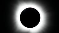 ARCHIVO - Se observa un eclipse solar total desde Arlington, Texas, el 8 de abril de 2024. 
