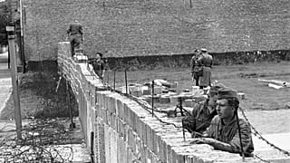 Vor 65 Jahren wurde der erste Stein der Berliner Mauer gesetzt. Sie zu überwinden, endete für viele tödlich.