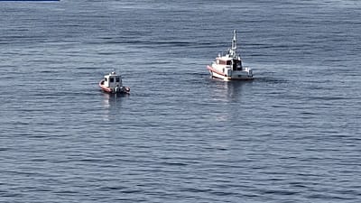 Embarcações ao largo da costa da Croácia