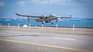 O AR5 da Tekever a levantar voo numa plataforma marítima