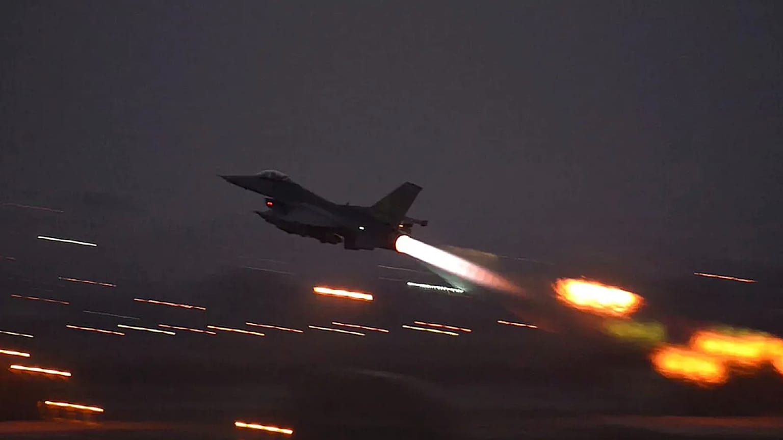 F-16 
