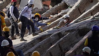Trabajos de rescate tras el terremoto de Colombia
