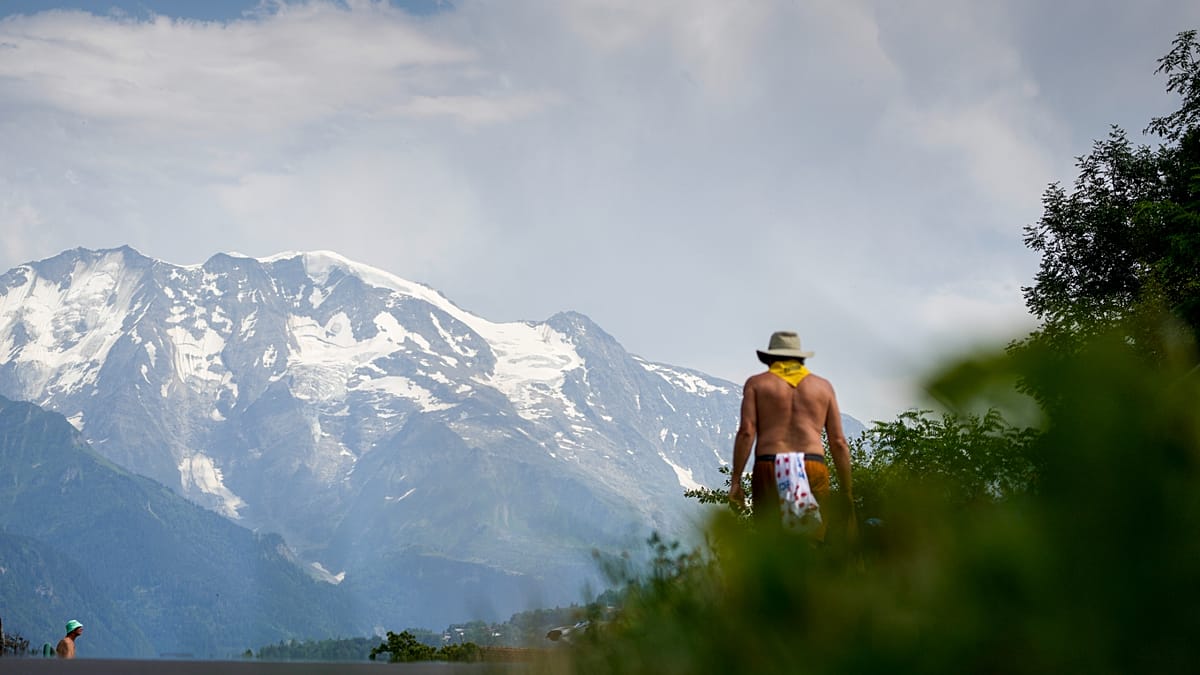Crowds at Mont Blanc: will hiking soon require reservations?