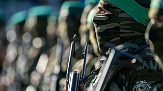 مسلحون من حركة حماس يوم الاثنين 24 مايو 2021، في مدينة غزة، قطاع غزة. (AP Photo/جون مينشيلو)