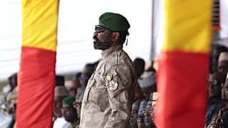 Le général Assimi Goita, chef de la junte malienne, lors des funérailles de l'ex-ministre de la Défense Sadio Camara, le 30 avril 2026, à Bamako.