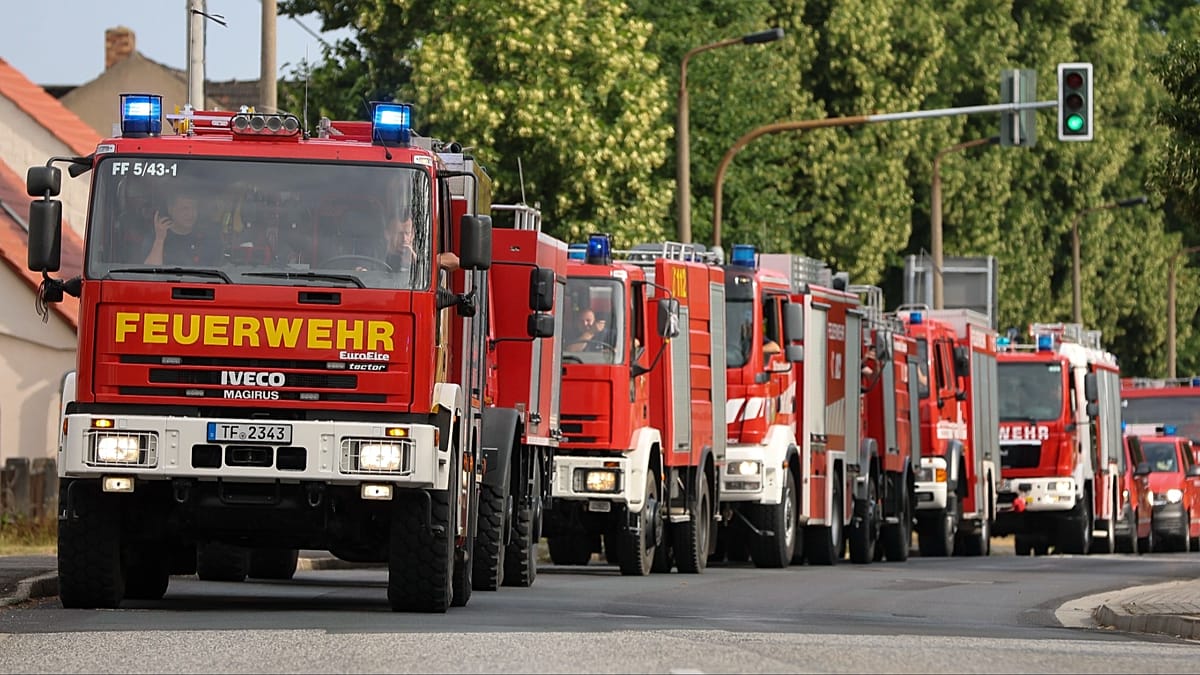 Waldbrand in NRW: Nach Evakuierung rücken Flammen näher an Ort