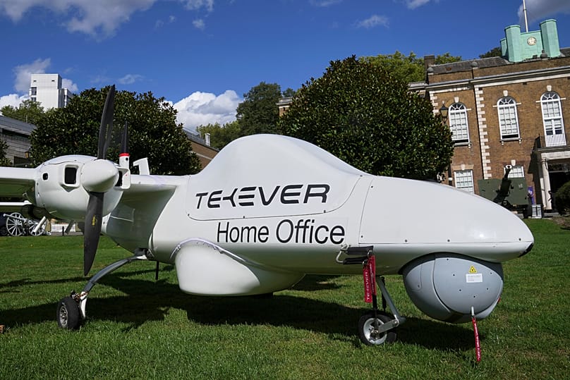 ARCHIVES. Un drone Tekever AR5 Evolution Mk.2 de G-TEKG exposé lors de la réunion ministérielle des Cinq pays à la Honourable Artillery Company, à Londres, en septembre 2025