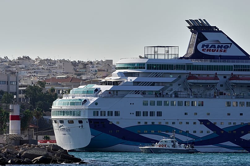 Το κρουαζιερόπλοιο Crown Iris