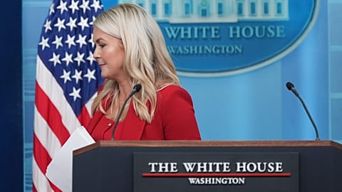 A gázai óvszerektől a „Your mom”-ig: Karoline Leavitt, a távozó fehér házi szóvivő legmegosztóbb pillanatai