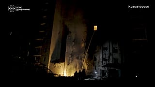 Φωτιά σε πολυκατοικία: πυροσβέστες στο σημείο