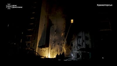 Immeuble en feu: les pompiers sur place