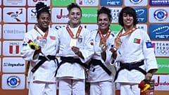 The -48 kg podium.