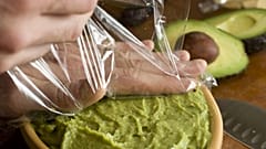 Zdjęcie archiwalne: guacamole z awokado