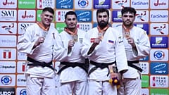 The +100 kg podium.