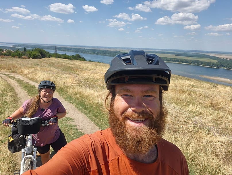 Anna e Callum hanno percorso in bicicletta il Danubio dalla sorgente al mare.