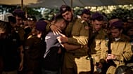 صورة تعبيرية- جنود إسرائيليون يودعون بحزن الرقيب مايكل تيوكين -الذي قُتل في هجوم بطائرة مسيّرة في جنوب لبنان