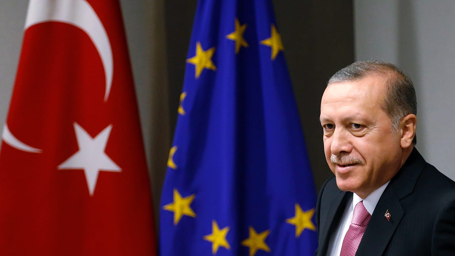 ARŞİV - Cumhurbaşkanı Recep Tayyip Erdoğan, Brüksel'deki AB Konseyi binasında, 5 Ekim 2015.