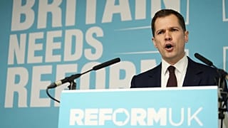 Robert Jenrick parla a una conferenza stampa di Reform UK a Westminster, Londra, dove è stato annunciato che l’ex deputato conservatore ha aderito a Reform UK.