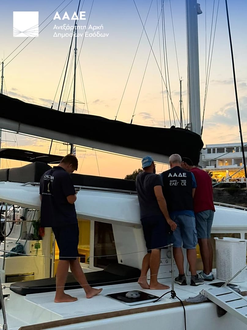 Έλεγχοι της ΑΑΔΕ στην Σαντορίνη