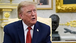 الرئيس دونالد ترامب في المكتب البيضاوي بالبيت الأبيض، يوم الاثنين 17 أغسطس 2026، في واشنطن.