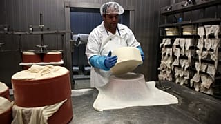 Arşiv fotoğrafı - Peynir imalathanesi