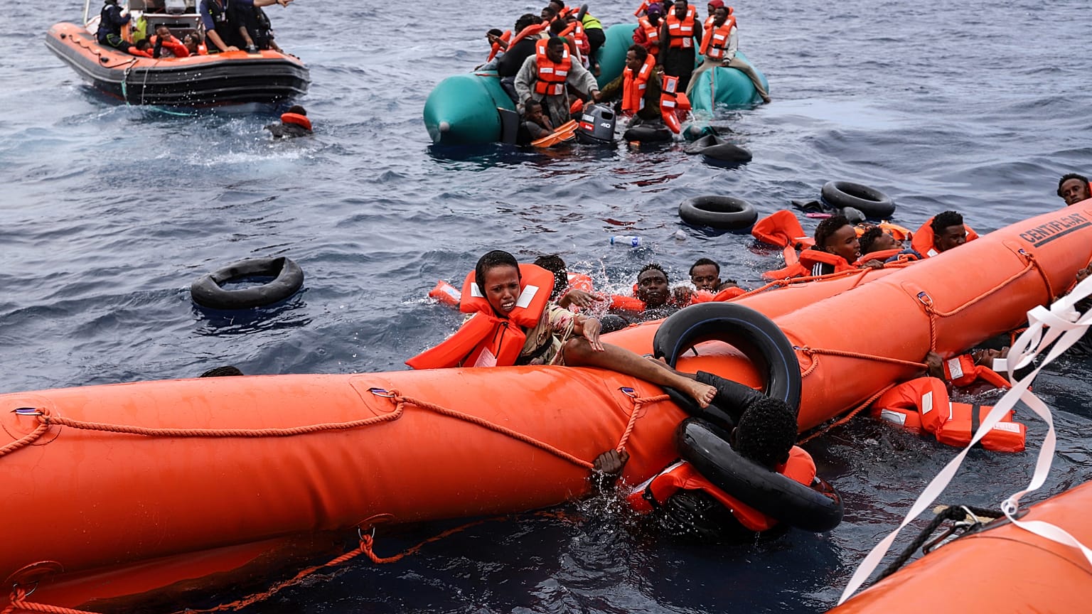 Migranten im Mittelmeer, die von der Sea Watch-3 gerettet worden. 