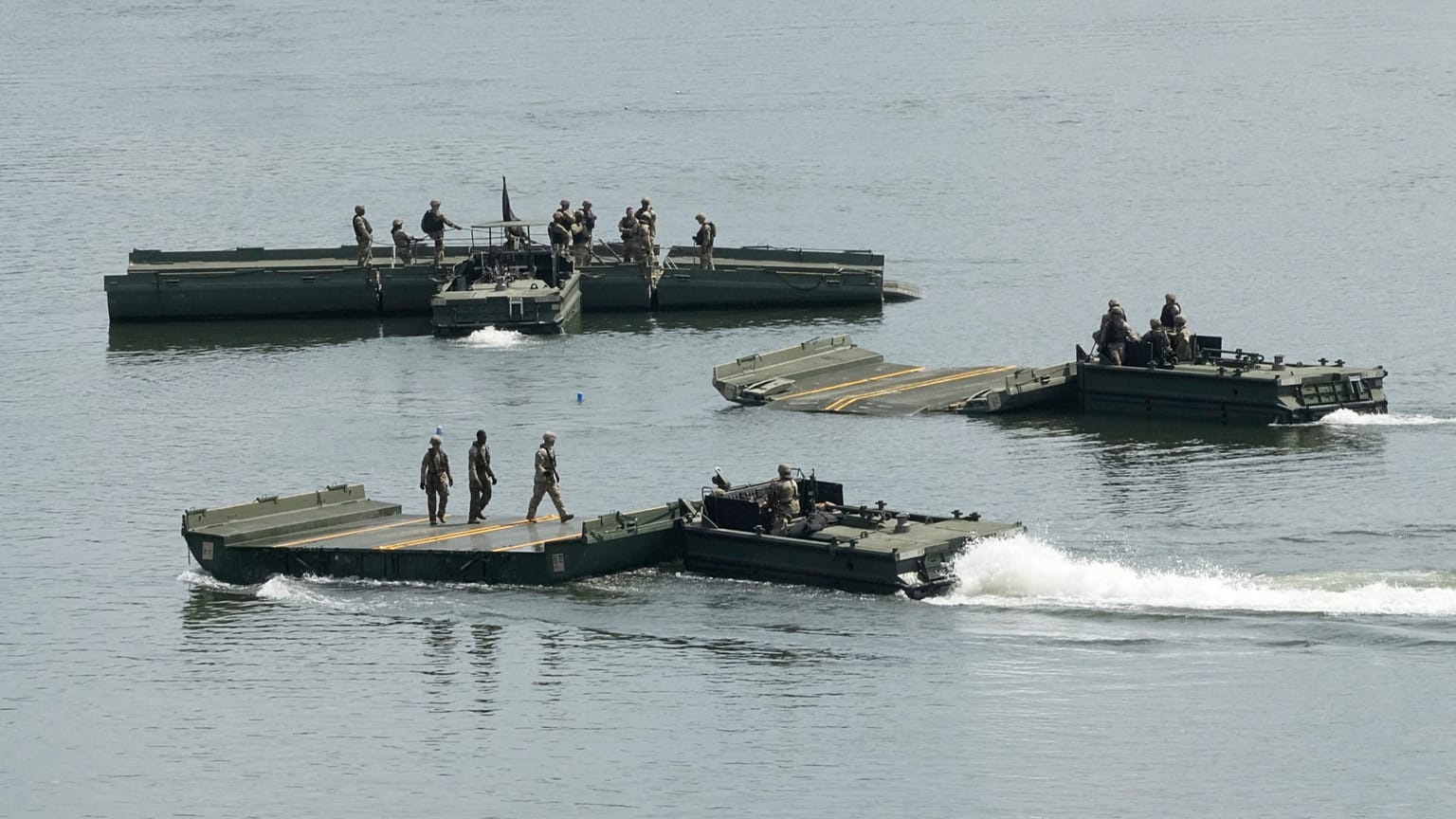 US Army soldiers conduct a training exercise on a river in Yeoncheon, 18 August, 2026
