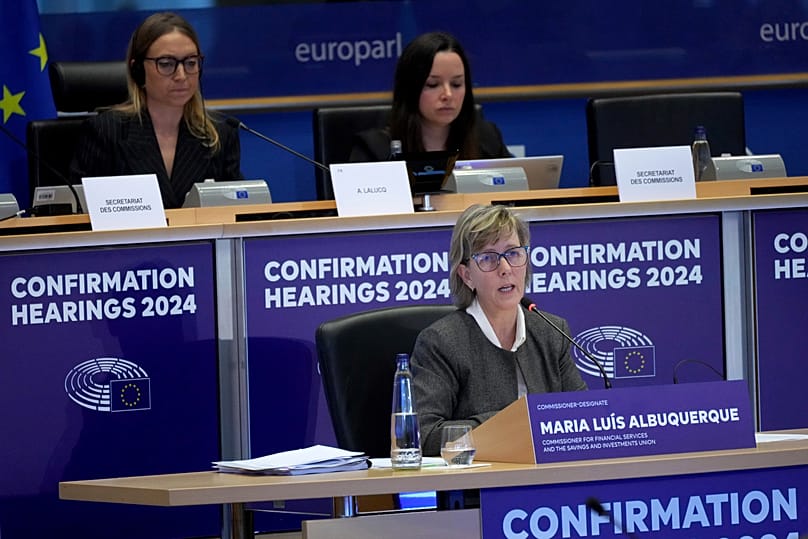 Comissária Maria Luís Albuquerque durante a audição de confirmação no Parlamento Europeu, em Bruxelas, 6 de novembro de 2024. 