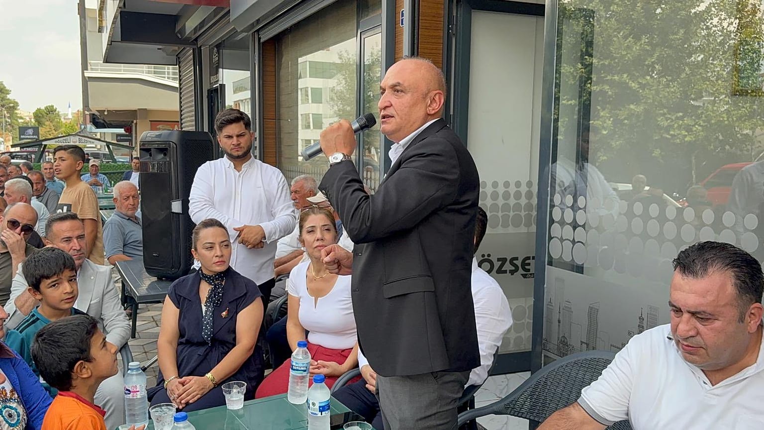 Melih Meriç, Oğuzeli ilçesinde.