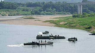 US Army's soldiers conduct a training exercise on a river in Yeoncheon, South Korea, near the border with North Korea, Tuesday, Aug. 18, 2026
