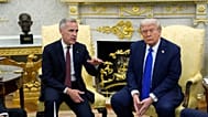 Archív felvétel - Kanada miniszterelnöke, Mark Carney, és Donald Trump amerikai elnök sajtótájékoztatót tart a washingtoni Fehér Házban 2025. október 7-én.