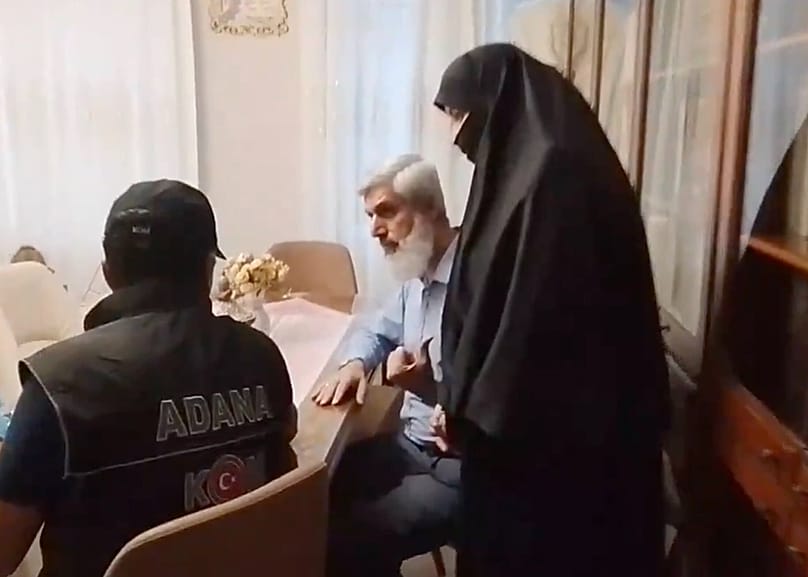 Furkan Hareketi lideri Alparslan Kuytul ile eşi Semra Kuytul hakkında gözaltı işlemleri yapılırken, 19 Ağustos 2026.