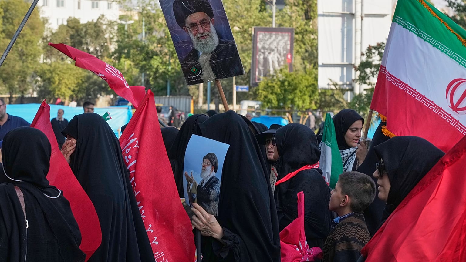 مسيرة داعمة للنظام في طهران