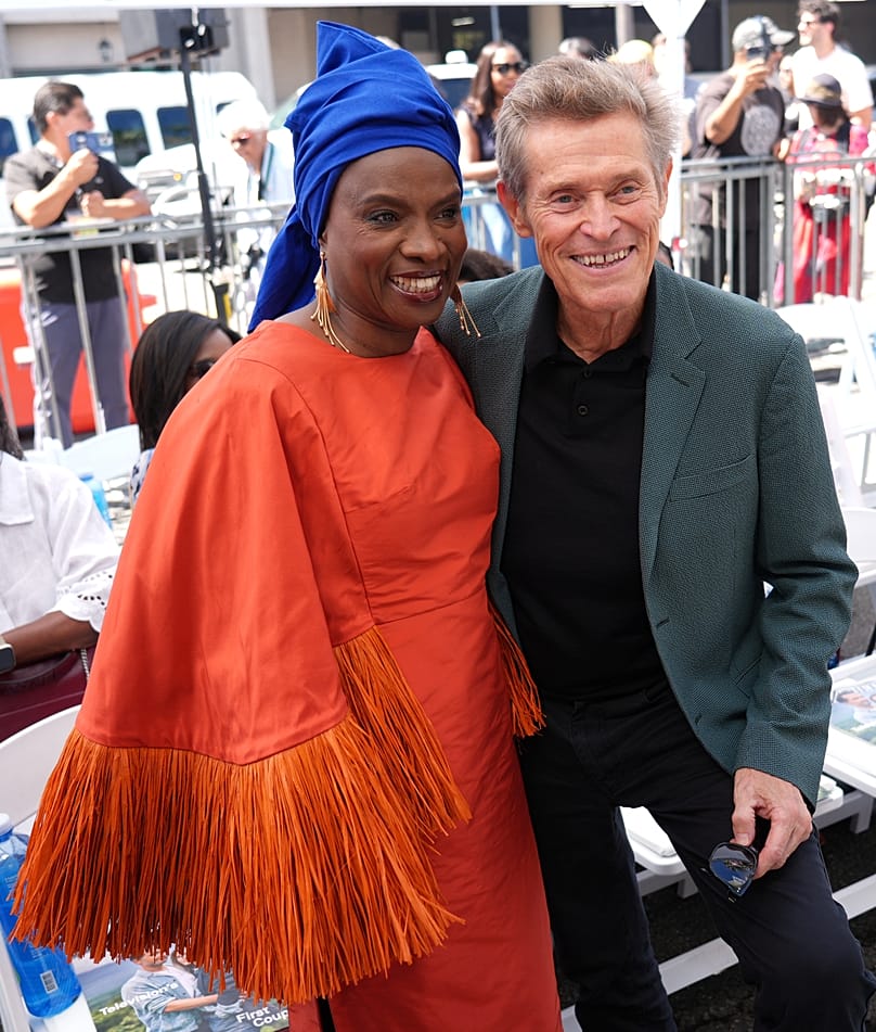 Angélique Kidjo és a díszvendégként felszólaló Willem Dafoe