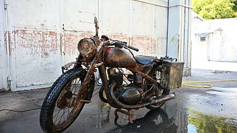 Hongrie: l'Institut et musée d'histoire militaire, partenaire hongrois du Volksbund Deutsche Kriegsgräberfürsorge e. V., restaure la DKW NZ 350-1