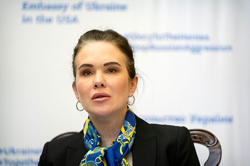 La viceministra della Giustizia ucraina Iryna Mudra parla durante una conferenza stampa all'Ambasciata d'Ucraina a Washington, 13 marzo 2024
