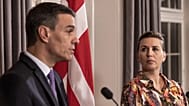 Η πρωθυπουργός της Δανίας Μέτε Φρεντέρικσεν, δεξιά, συναντά τον Ισπανό ομόλογό της Πέδρο Σάντσεθ στο Μάριενμποργκ, Λίνγκμπι, Δανία, Πέμπτη 2 Μαρτίου 2023.