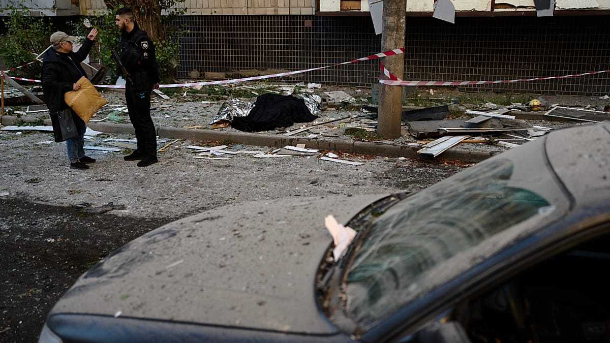 Nine killed, 33 injured in Russian strikes on Kyiv and surrounding region