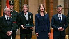Cserhalmi György Kossuth-díjas színművész, a nemzet színésze, miután átvette a Magyar Érdemrend nagykeresztjét 