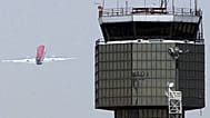 ARCHIVO: Un DC-10 de US Northwest Airlines despega del aeropuerto Mehrabad de Teherán el 19 de junio de 2005