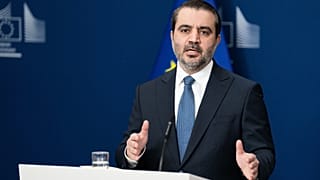 وزير الخارجية السوري أسعد حسن الشيباني يلقي كلمة في مؤتمر صحفي عقب اجتماع منتدى تنسيق الشراكة السورية في بروكسل، الاثنين 11 مايو 2026. 