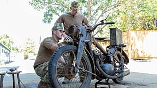 A Dunából előkerült Wehrmacht-motorkerékpár állagmegóvási munkálatok közben, 2026.08.13-án.