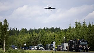 A F/A-18 Hornet multi-role fighter of the Finnish Air Force lands on a road strip during NATO's Ramstein Flag 26 exercise in Tervo, 10 June, 2026